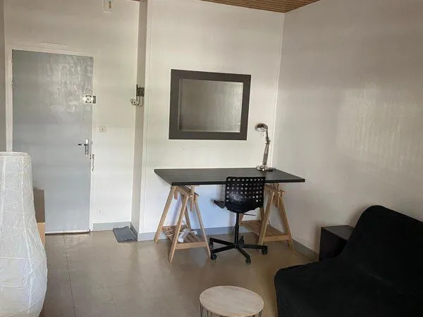 Location studio meuble 22mc 520 charges comprises quartier republique