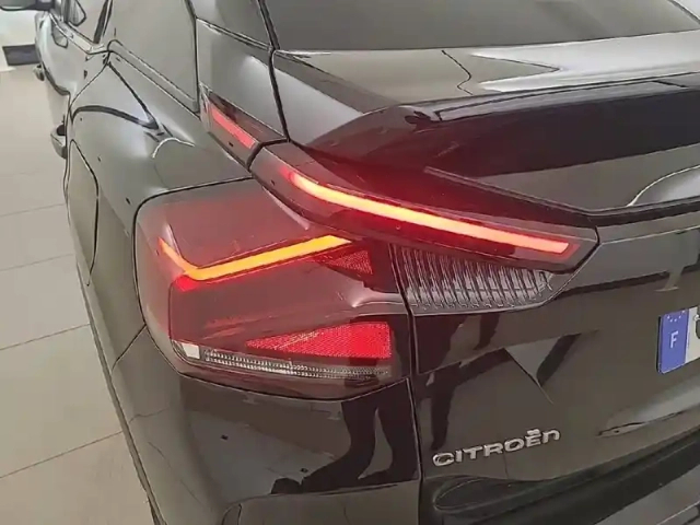 Citroën C4 e- 136 ch automatique — photo 53