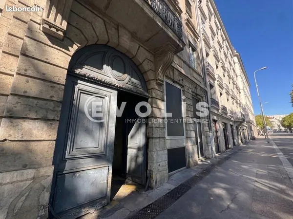 Bureaux 141 m²