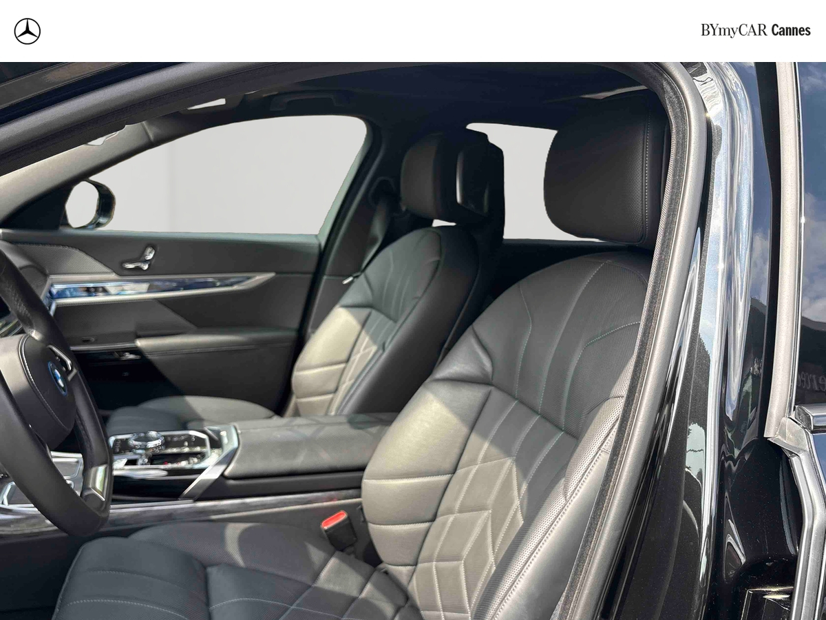 BMW i7 eDrive50 — photo 11