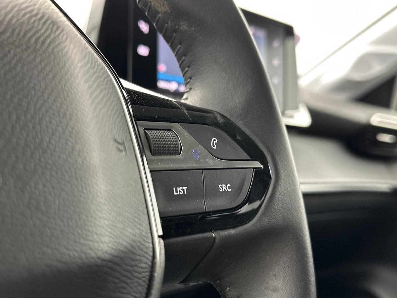 Peugeot 208 puretech 100 s&s bvm6 style — photo 18
