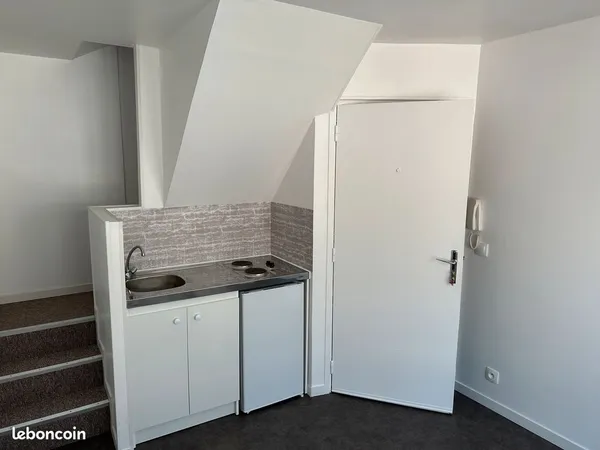 Loue f 2 en duplex 25 m 2