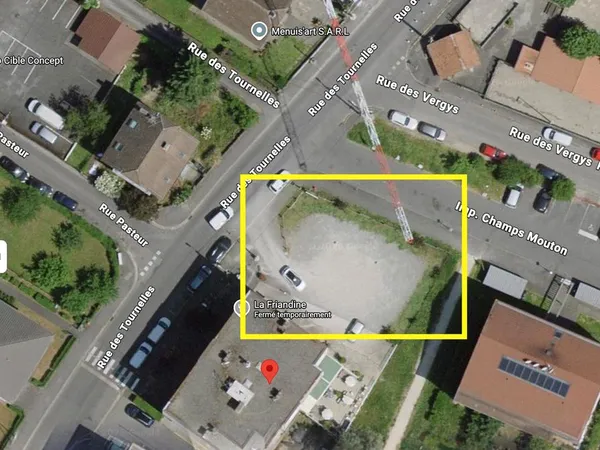 Parking extérieur sécurisé - 8 min à pied de la gare - Annemasse