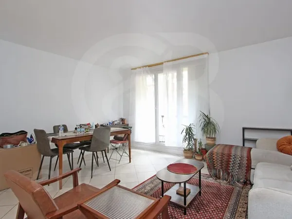 PARIS 16ème : Appartement 2 pièces avec place de parking et ca
