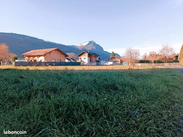 Terrain plat de 660 m² - Marignier (74)