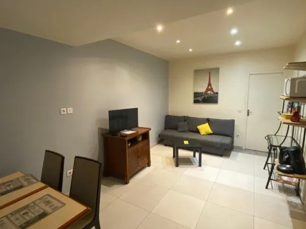 2 pièces meublé à louer 35 m² - rez-de-jardin - à 2 min du rer b - gentilly / paris 13