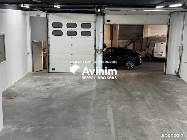 Local 254 m² Brignais