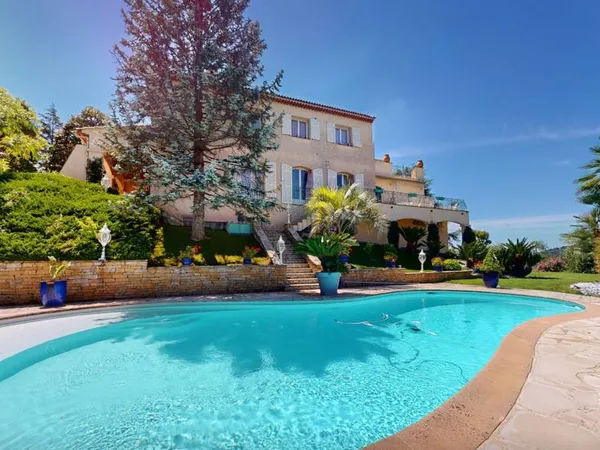 Maison 8 pièces 269 m²