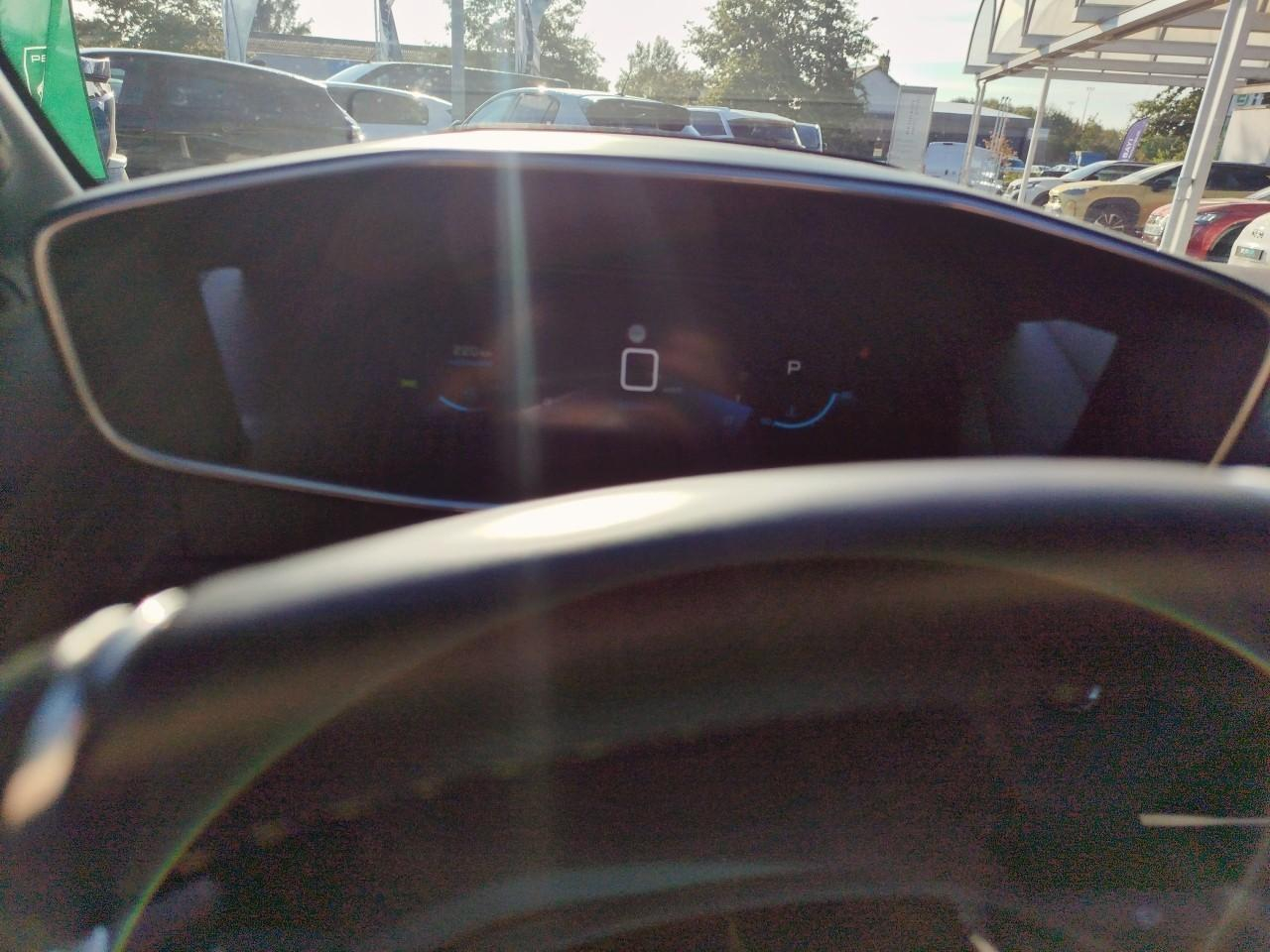 Peugeot 208 puretech 100 s&s eat8 gt — photo 18