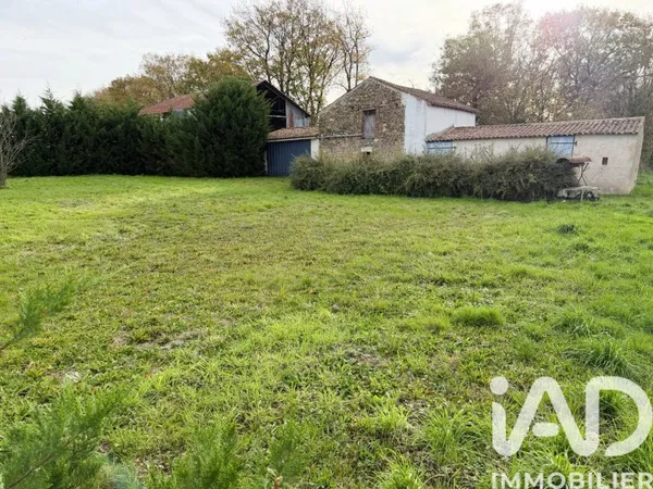 Terrain 684 m²