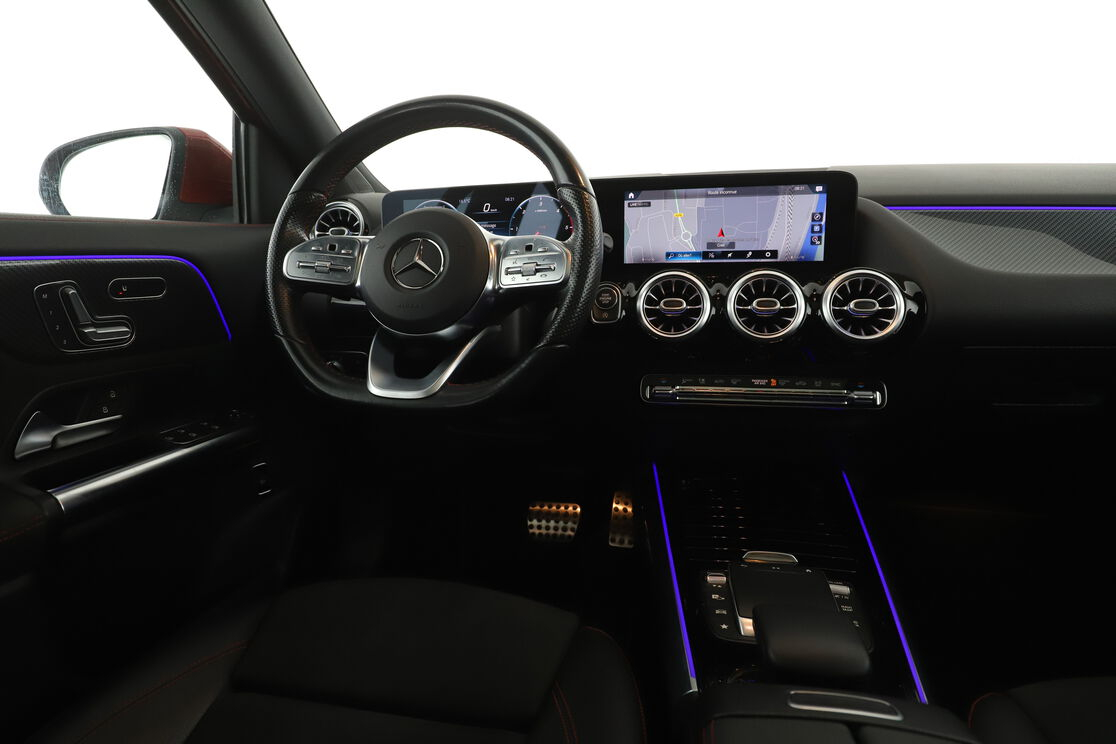 Mercedes-Benz GLA 200 d AMG Line DCT — photo 12