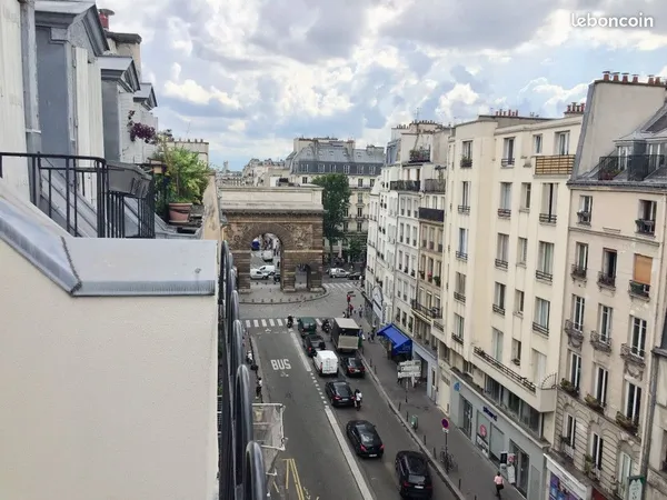 Grand studio meublé lumineux et bien agencé avec terrasse (6 ème sans ascenseur)