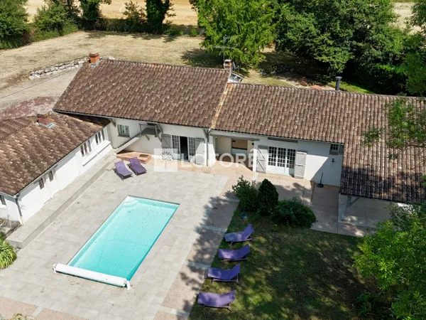 Maison 7 pièces 260 m²