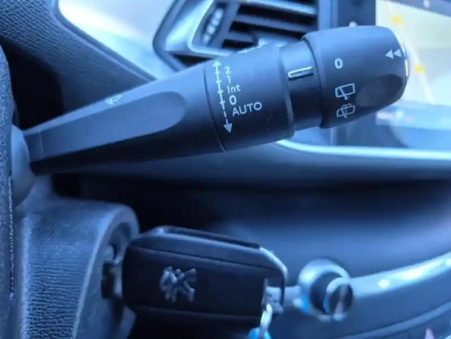 Peugeot 308 ii puretech 110 s&amp;s style — photo 13