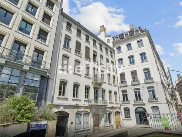 Local commercial 191 m²