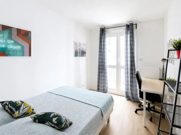 Chambre chaleureuse et confortable – 10m²