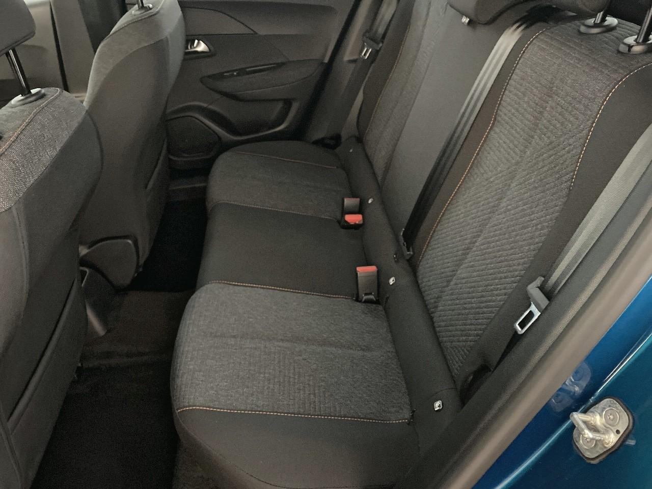 Peugeot 2008 hybrid 136 e-dcs6 style — photo 10