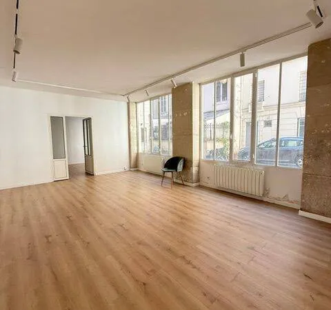 Local commercial 155 m²
