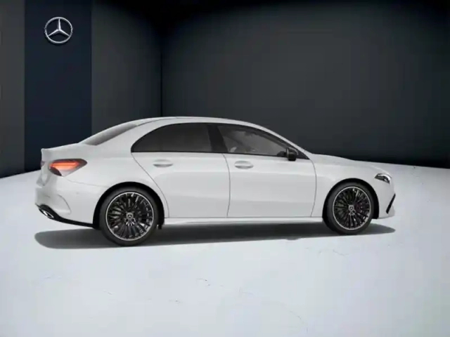 Mercedes Classe A 200 d berline amg line — photo 18