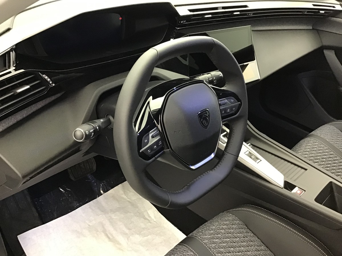 Peugeot 308 — photo 10