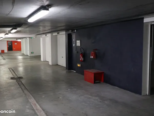 Garage 25m2 gare / presqu'île