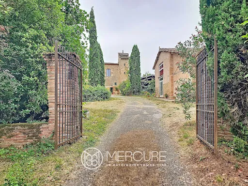 Propriété 9 pièces 352 m²