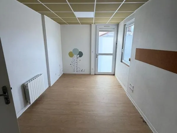 Local 47 m² Ruaudin