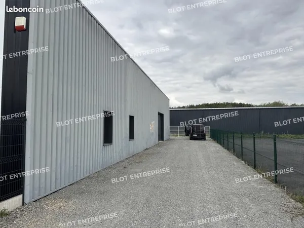 Local d'activité 270 m²