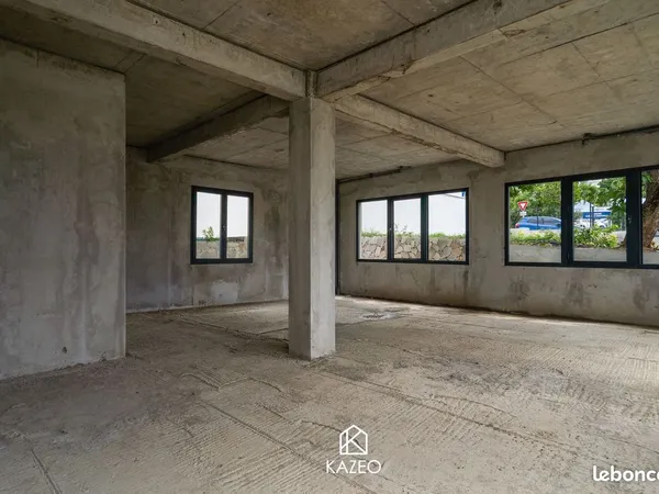 Bureau et espace de travail Location Fort-de-France 63m² 2000€