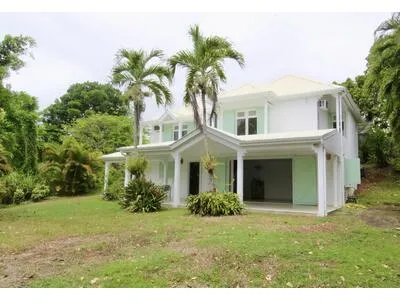 À VENDRE À GOYAVE MAISON 3 CHAMBRES SUR 1 971 M2 DE TERRAI