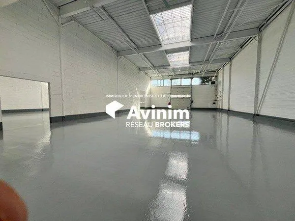 Entrepôt 468 m²