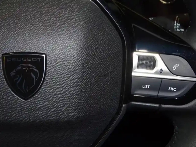 Peugeot 208 electrique 50 kwh 136ch — photo 11