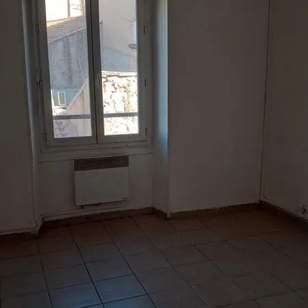 Joli appartement P2 sur centre d'Ales proche toutes commodités