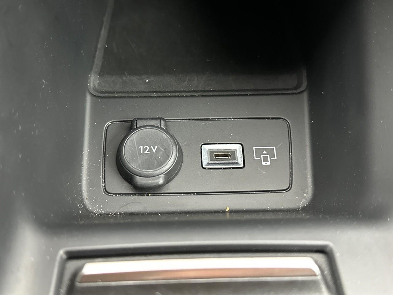 Peugeot 308 hybrid 145 e-dcs6 allure — photo 32