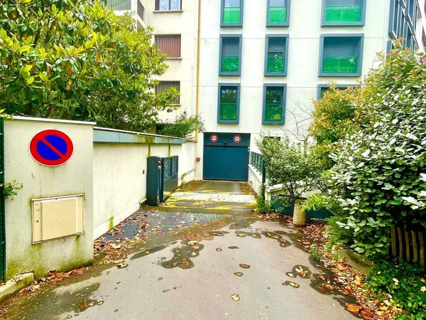 Parking 12 m²