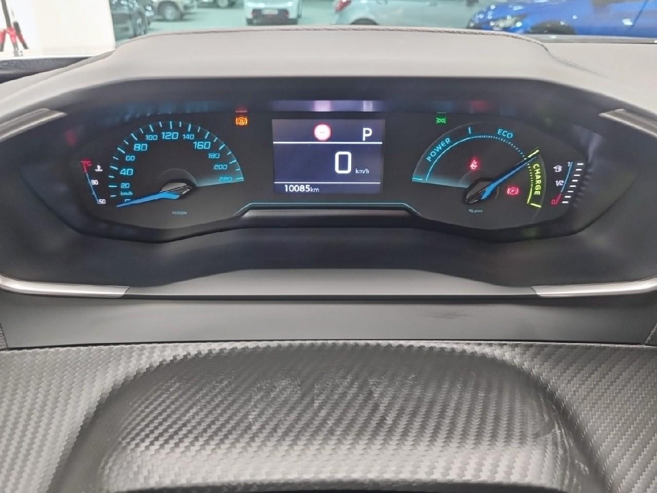 Peugeot 2008 hybrid 145 e-dcs6 style — photo 28