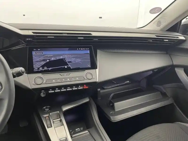 Peugeot 308 phev 180 e-eat8 — photo 94