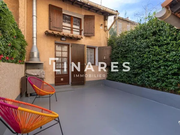 Vends maison de ville - 87 m² - 3 pièces, 2 chambres - Marseille 8Ème 13008
