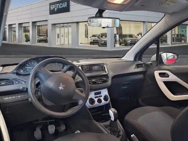 Peugeot 208 puretech 68ch bvm5 — photo 18
