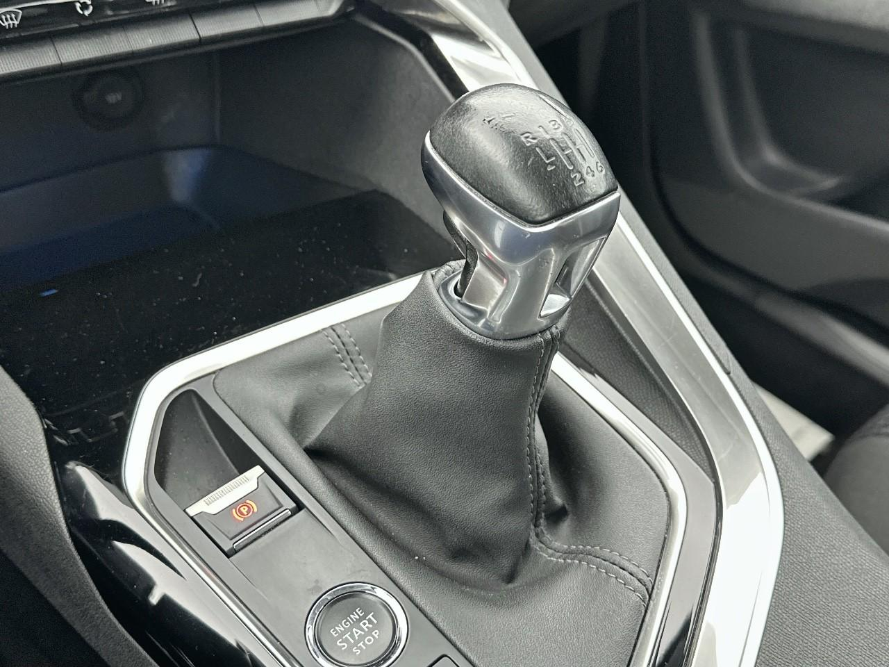Peugeot 3008 puretech 130ch s&s bvm6 active pack — photo 32