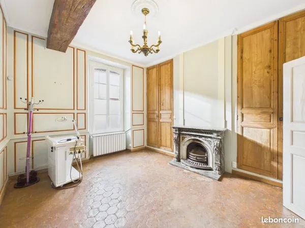 Bureaux 77 m² Villeneuve-l'Archevêque