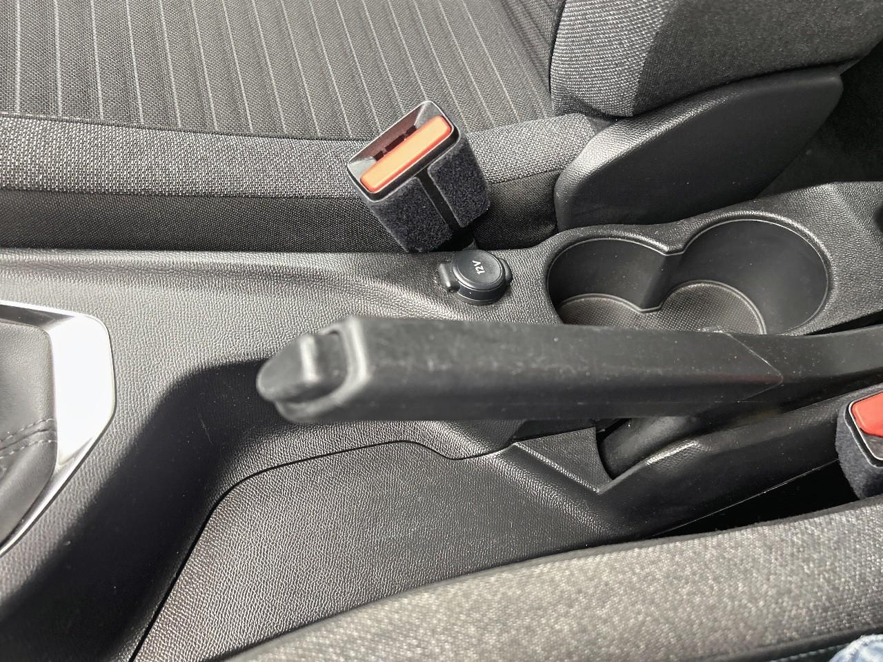 Peugeot 208 puretech 100 s&s bvm6 style — photo 18