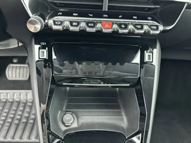 Peugeot 208 electrique 50 kwh 136ch — photo 27