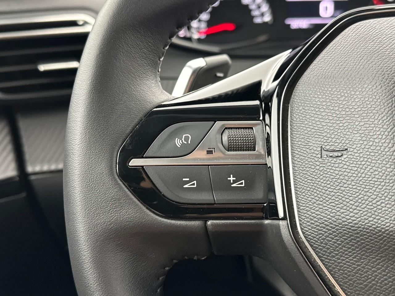Peugeot 2008 puretech 130 s&s eat8 allure — photo 20
