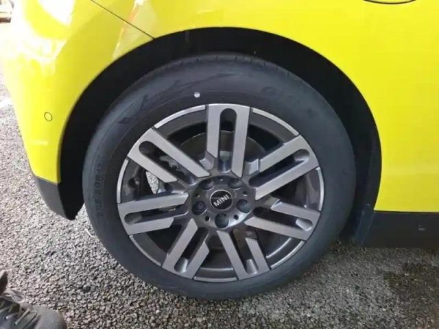 Mini Cooper 3 portes e 184ch classic — photo 4