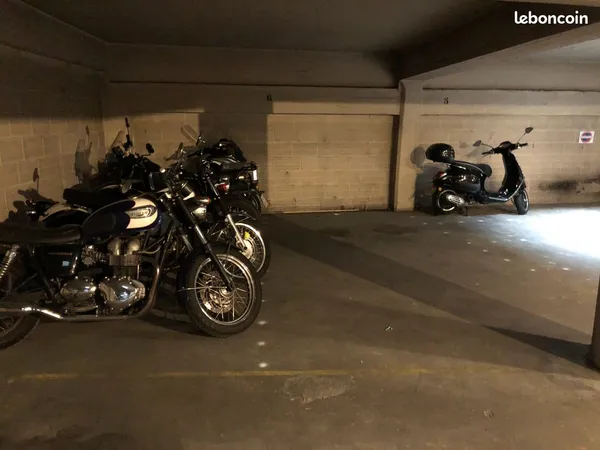Parking moto couvert 5 rue Etex 75018 Paris