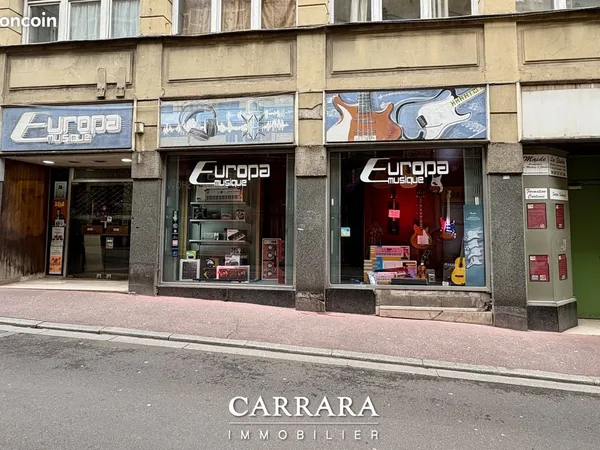Local 671 m² Metz