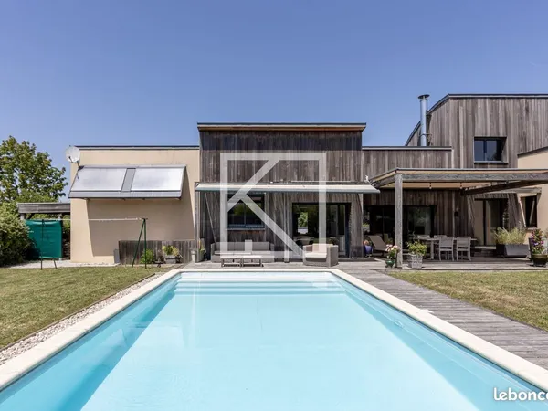 Maison 7 pièces 197 m²