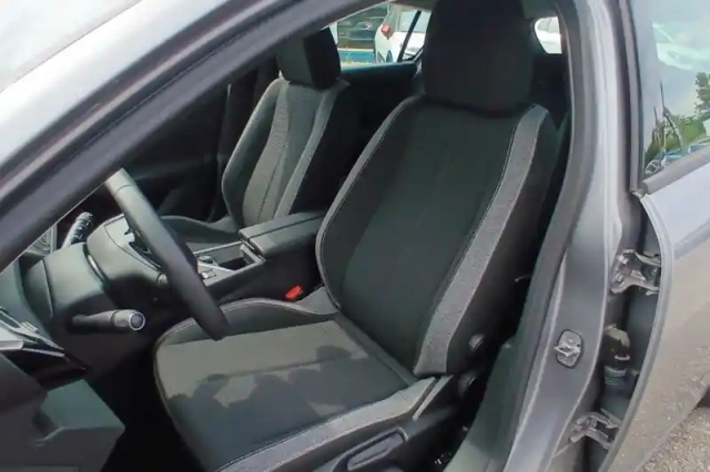 Peugeot 308 puretech 130ch s&amp;s bvm6 — photo 10