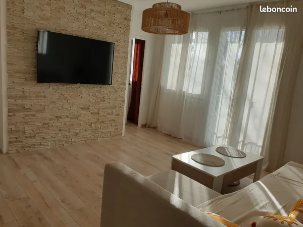 T2 entièrement rénové avec balcons